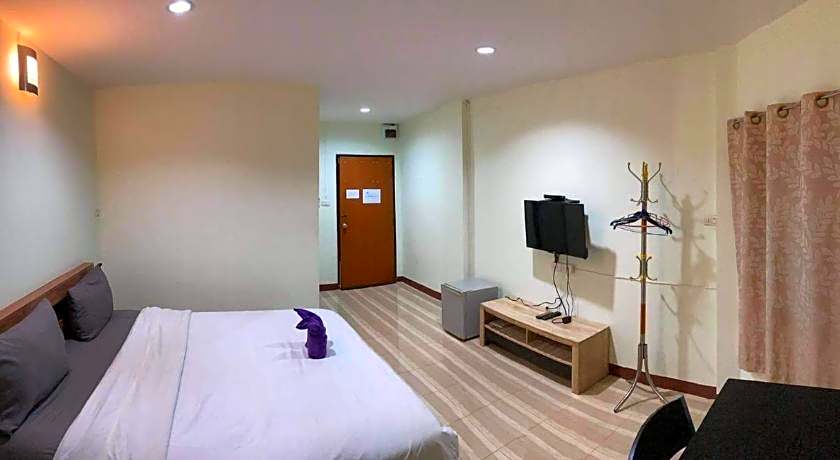 Alongkorn hotel by SB