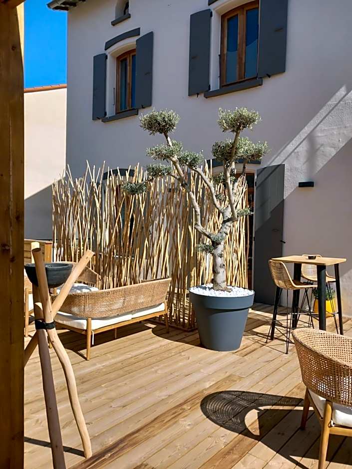 Intense Boutik-Hôtel