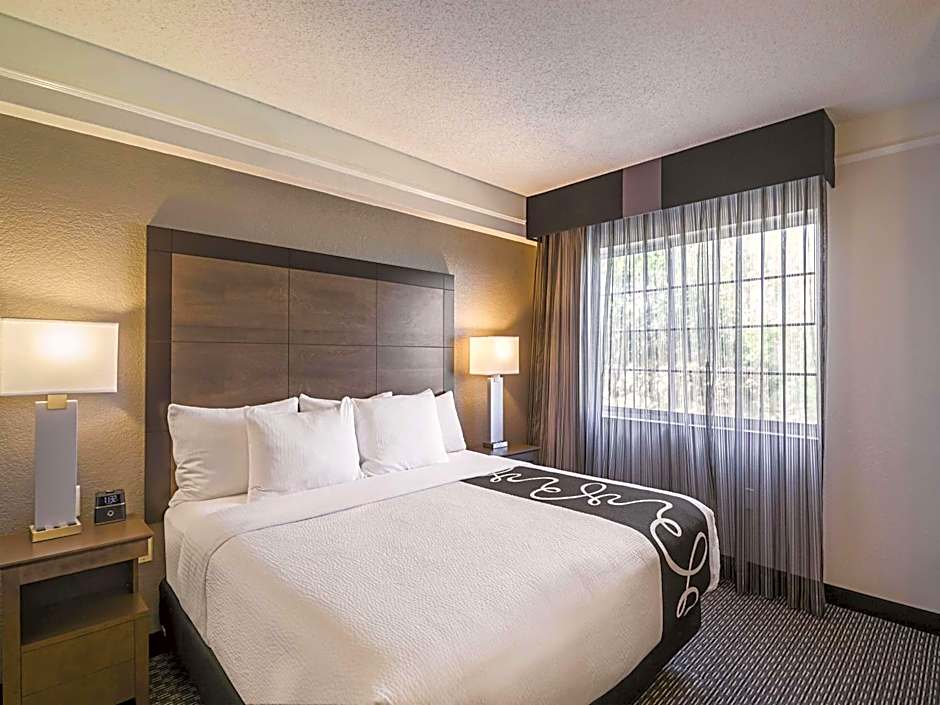 La Quinta Inn & Suites by Wyndham Austin at The Domain