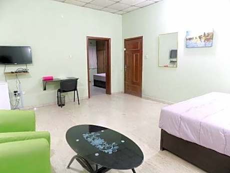 Posh Apartments and Hotel