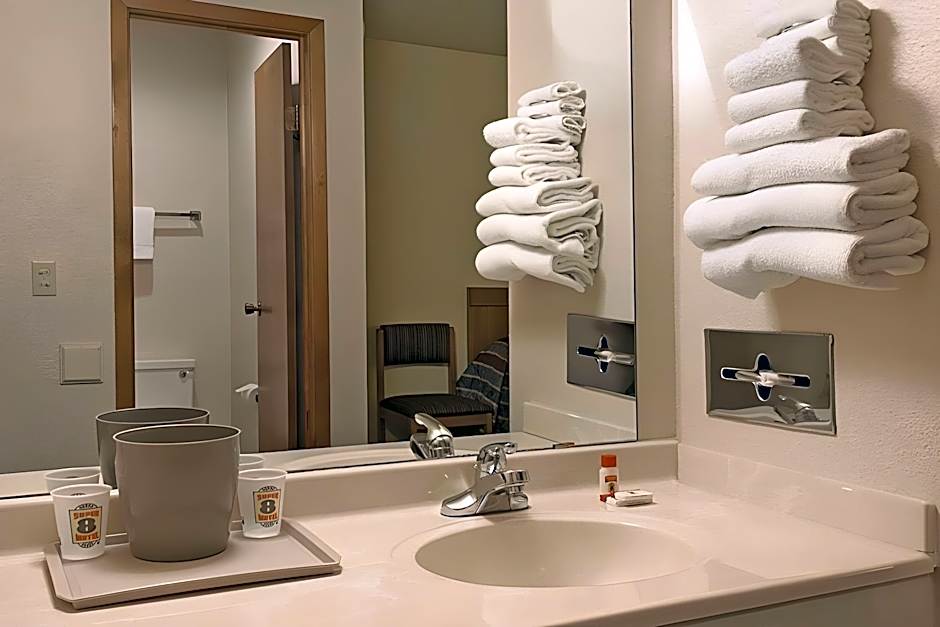 Holiday Inn Express Hotel & Suites Brownfield By IHG