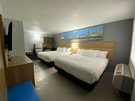 Days Inn & Suites by Wyndham Texas City