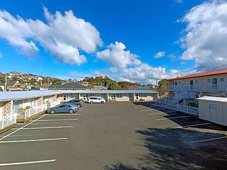 Bayfield Motel and Apartment