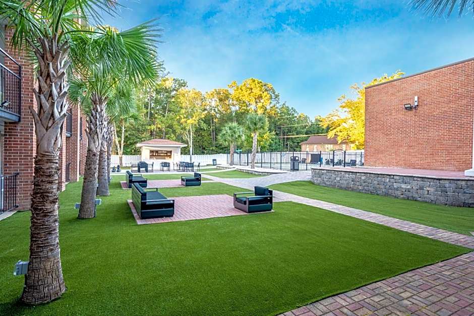 Hawthorn Extended Stay by Wyndham Columbia / Ft. Jackson