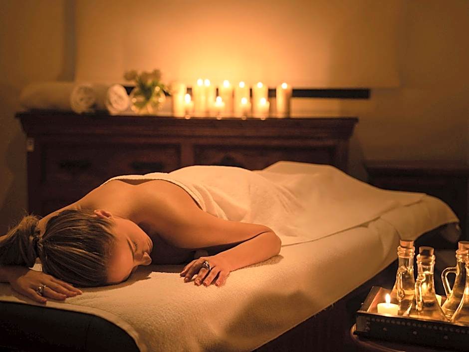 Mercure Grand Hotel Seef Hotel