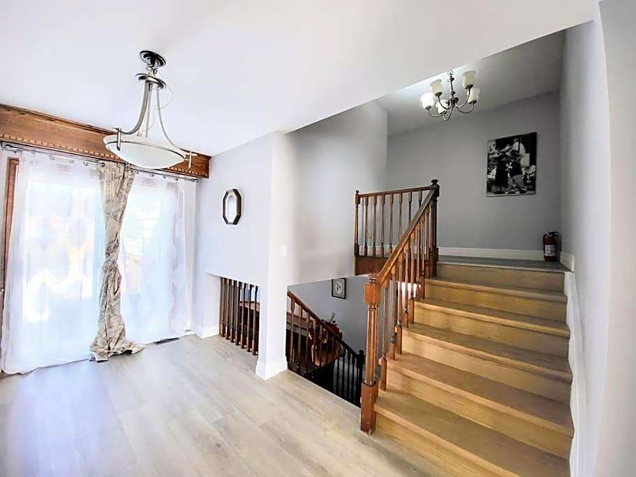 Cozy Home Close to Attractions in Niagara Falls