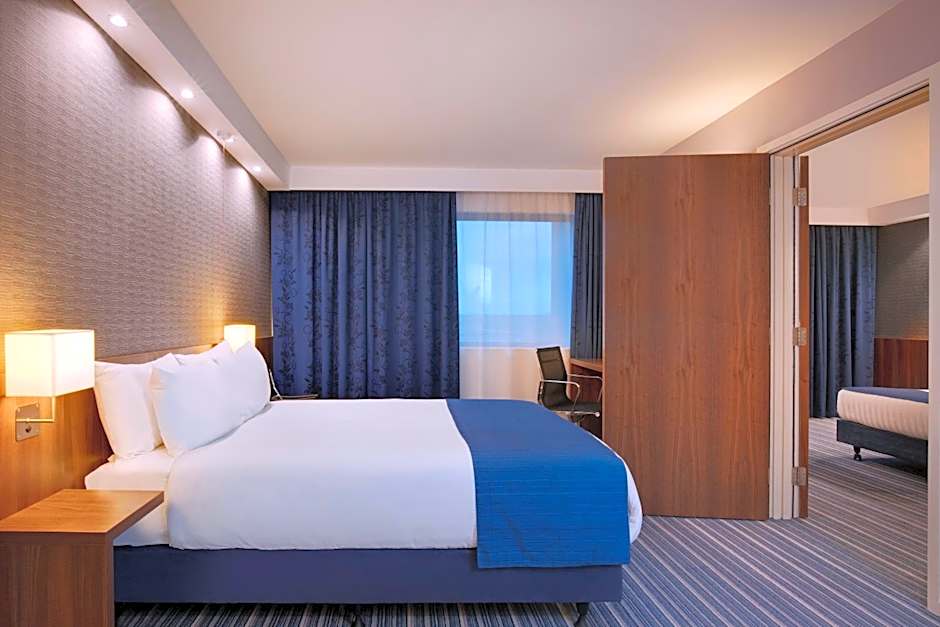 Holiday Inn Express London Heathrow T5 By IHG