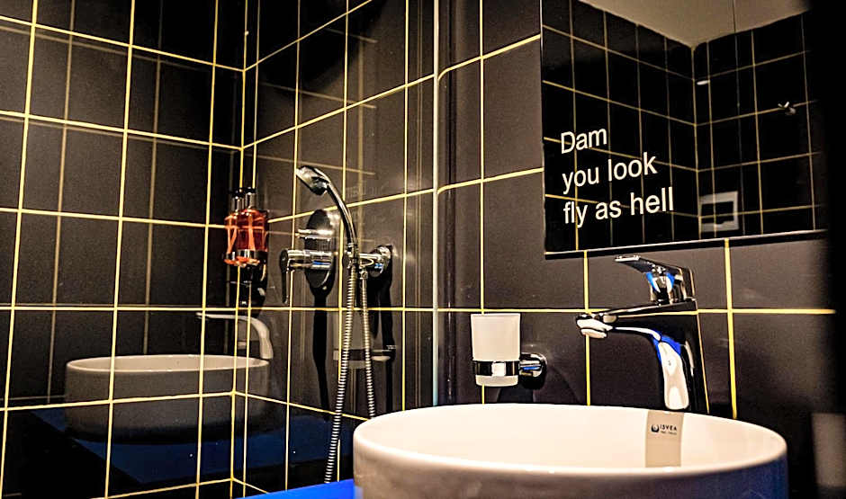 IKYK Hotel- IK Collection