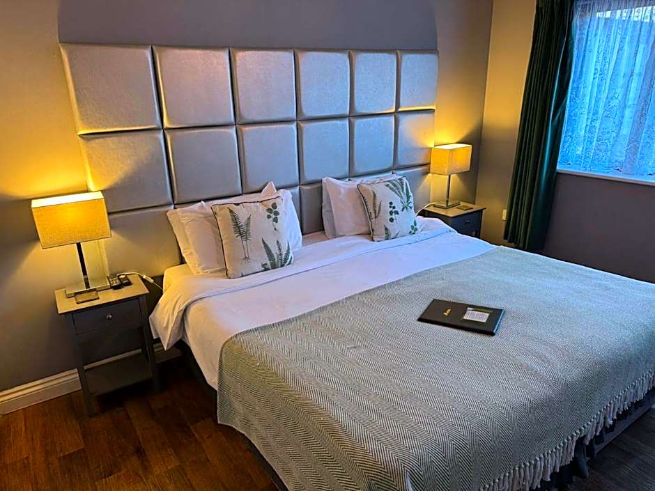 The Farmers Boy Inn Guest House