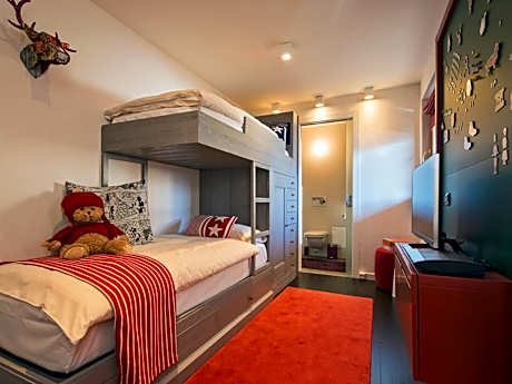 Family Room with Mountain View