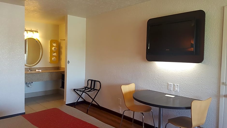 Motel 6-Columbus, OH - OSU