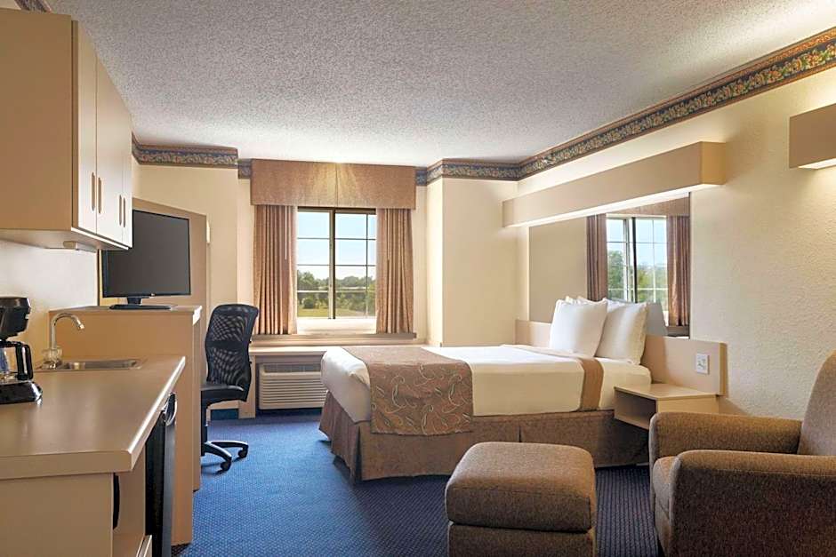 Travelodge by Wyndham Fort Scott