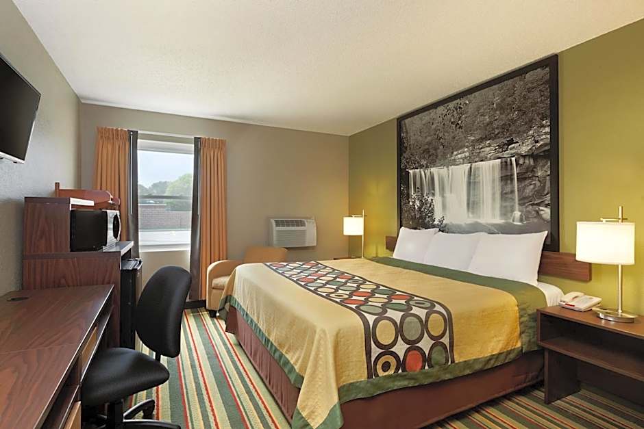 Super 8 by Wyndham Tuscola