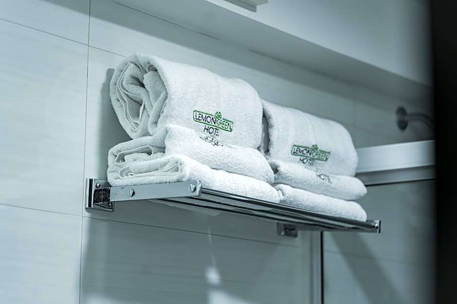 HOTEL LEMON GREEN -Zona Expo Frente al Centro de Convenciones