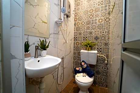 Twin Room with Private Bathroom