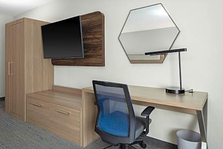 Executive Suite - Non-Smoking