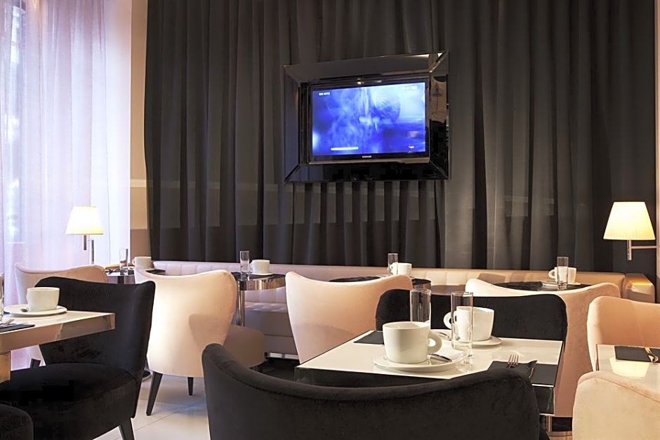 First Hotel Paris Tour Eiffel