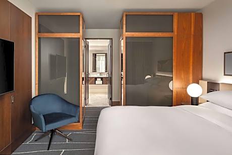 One-Bedroom Corner Suite