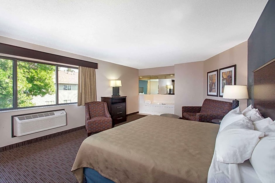 AmericInn by Wyndham North Branch
