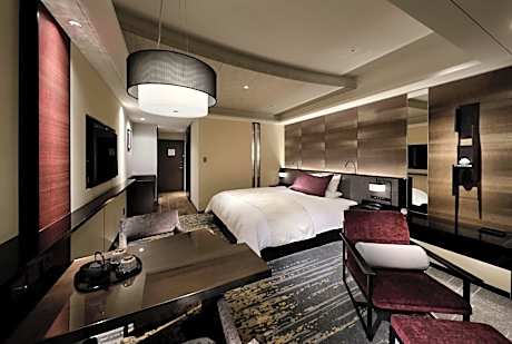 Deluxe Double Room with Club Lounge Access - Non-Smoking