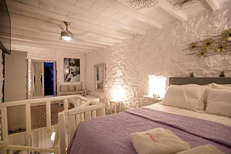 Heavens Suite - King-size Bed with Outdoor Whirlpool