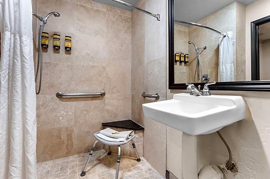 Best Western Plus Parkway Inn