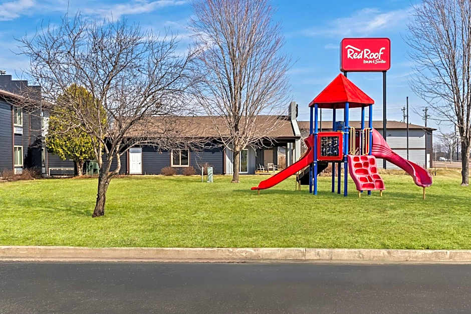 Red Roof Inn & Suites Tomah