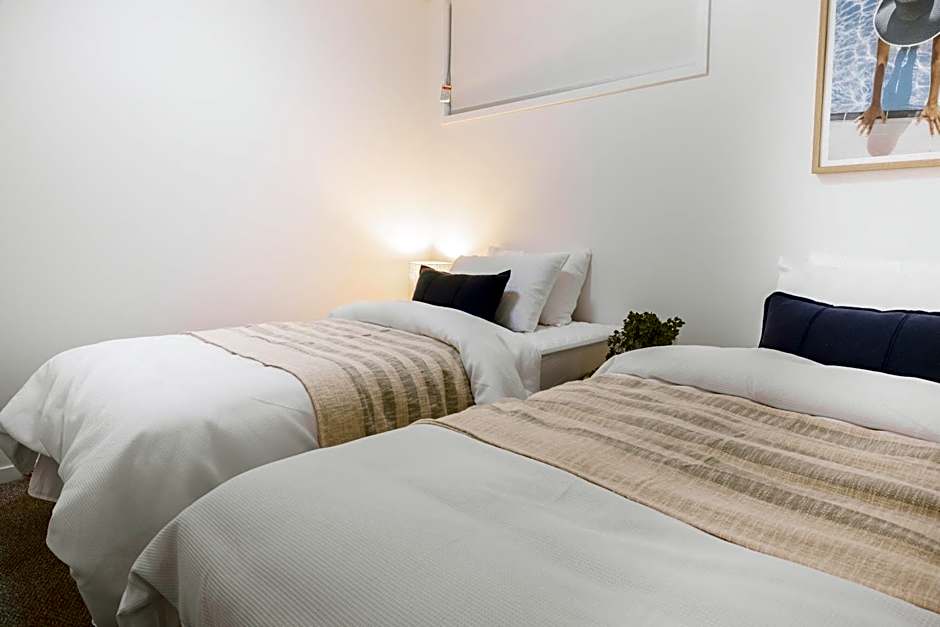 Airlie Summit Apartments