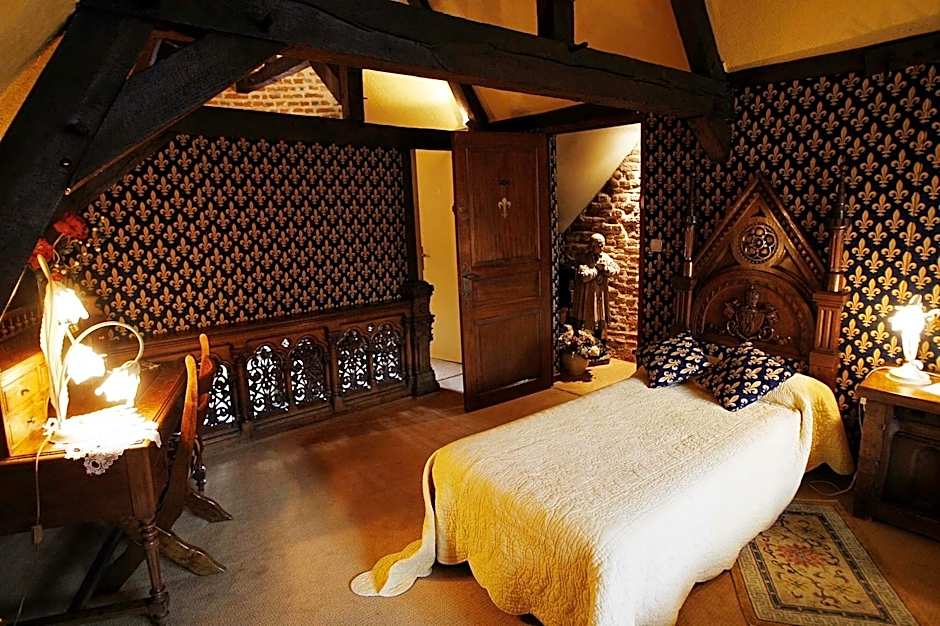 Photo 1 of 7 of Charm Double Room