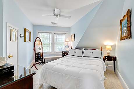 Suite with Lake View
