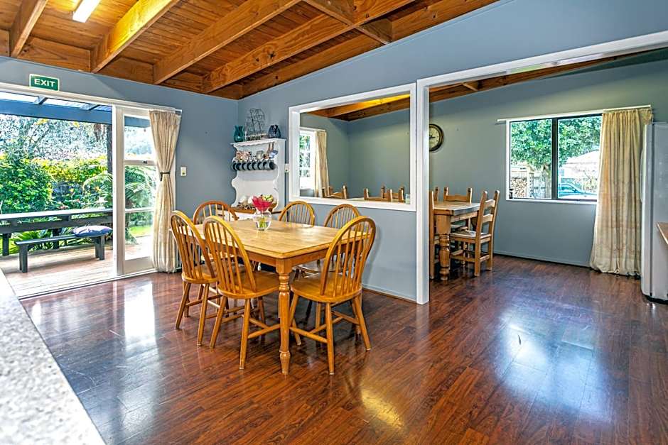 Lady Bowen Bed & Breakfast