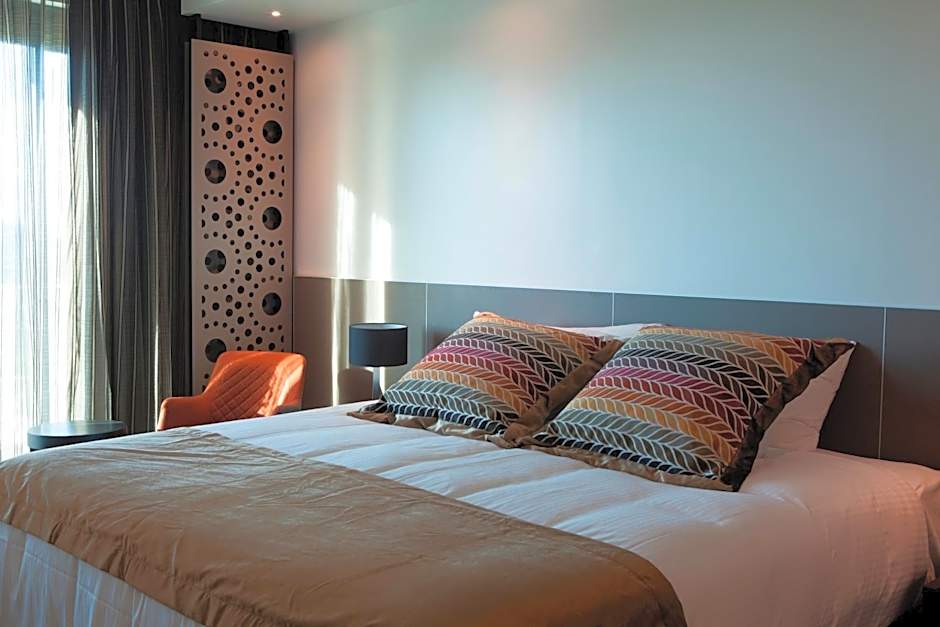 Photo 1 of 18 of Studio 1 King Bed, Balcony