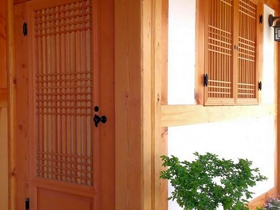 Happy Village Syeobul Hanok Pension