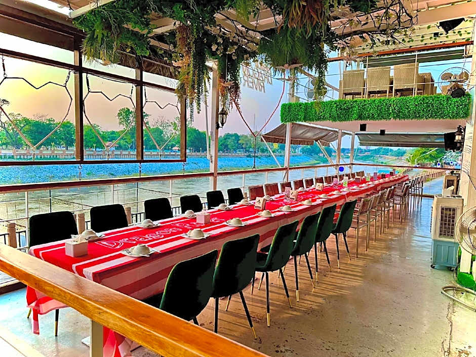 Dragon River Avenue Hotel