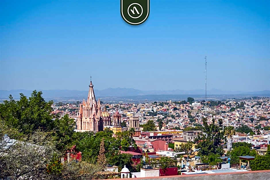 Amazing House in City Center - Rooftop - Skyline