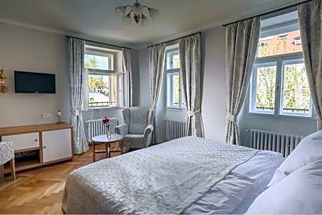 Charles Bridge View Suite