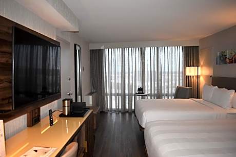 Guest Room with 2 Double Beds
