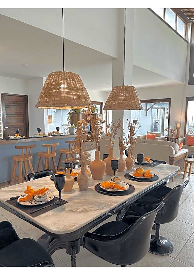 Casa Ilha| beira mar, piscina aquecida, 4 suítes