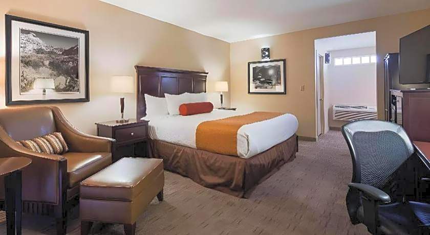 Best Western Plus Frontier Motel