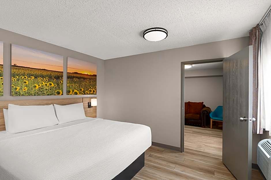 Days Inn by Wyndham Mandan Bismarck Area
