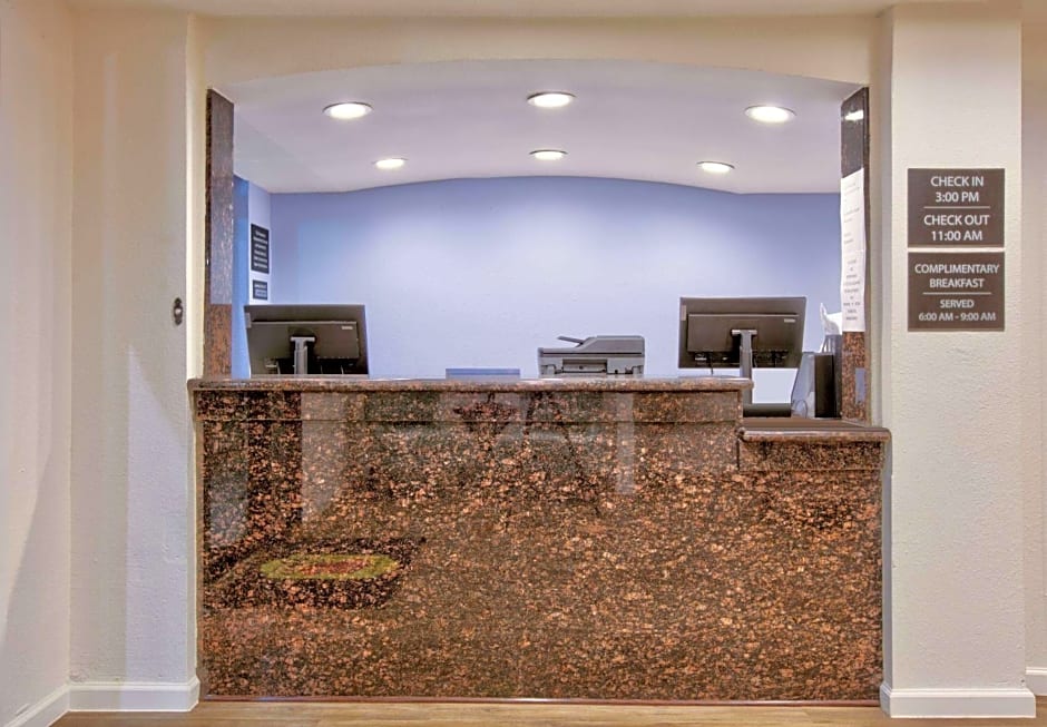 Super 8 by Wyndham Victoria TX