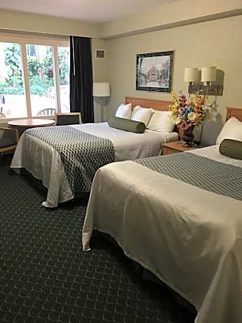 Travelodge by Wyndham Winnipeg East