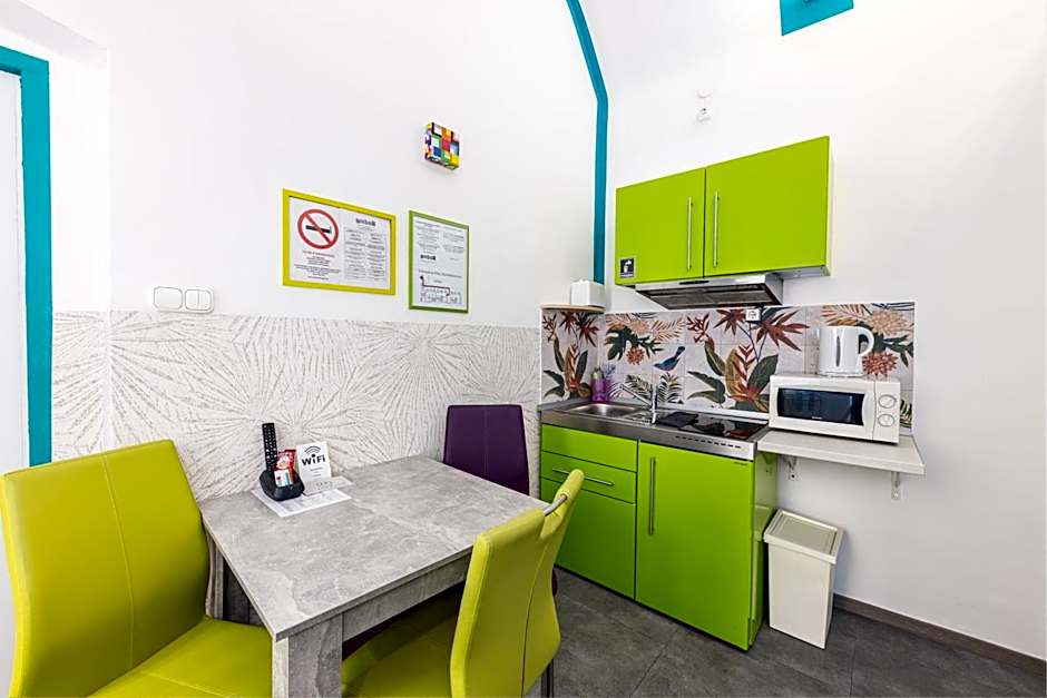 Amber Gardenview Studios Downtown