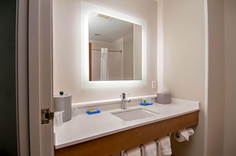 Standard Queen Room with Two Queen Beds