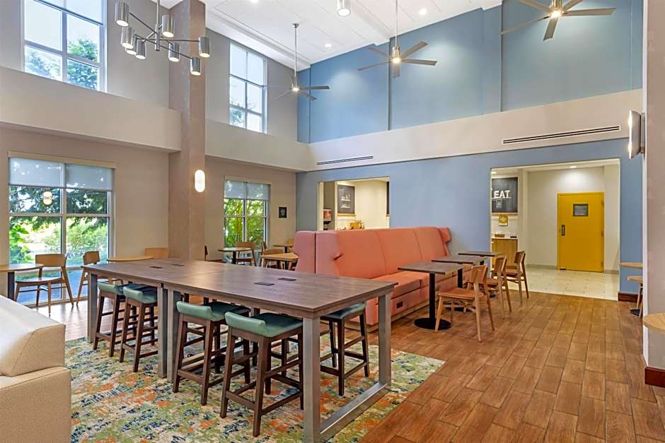 Hampton Inn By Hilton & Suites Plymouth