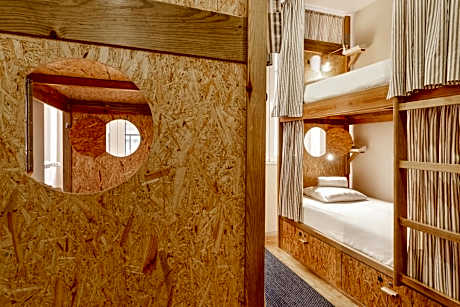 Bed in 6-Bed Dormitory Room