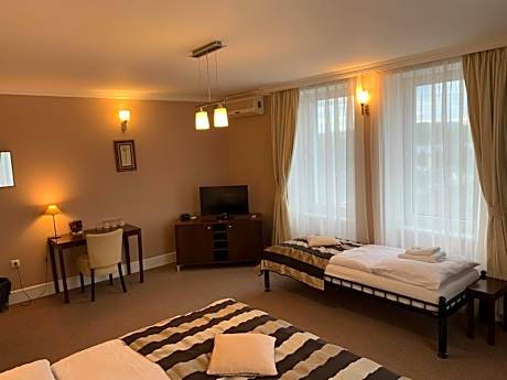 Triple Room with Private Bathroom