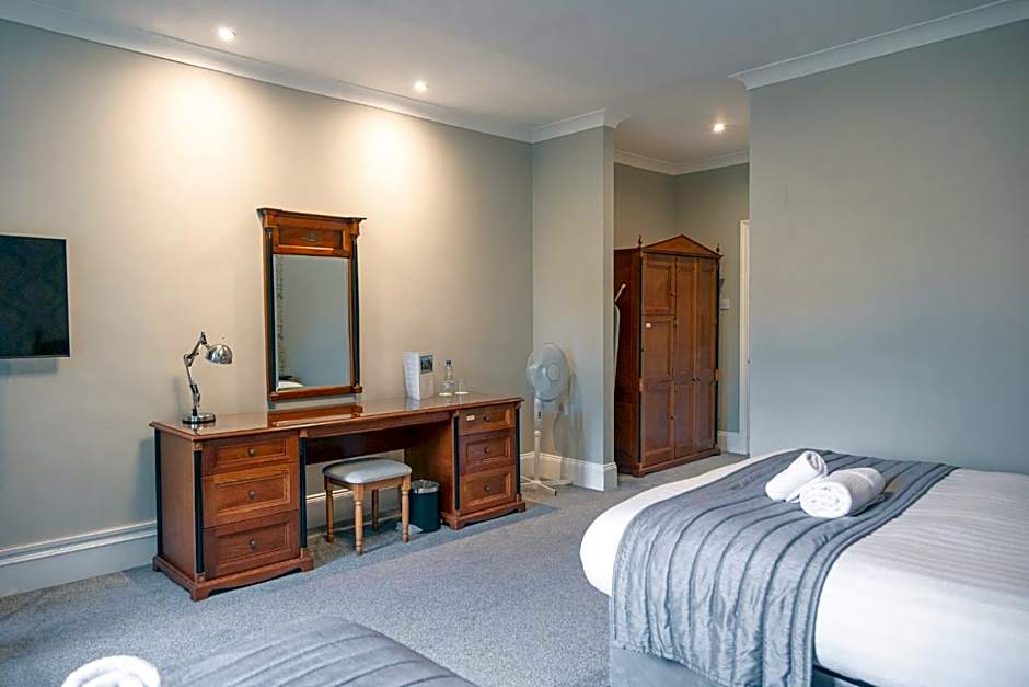 Woodland Manor Hotel