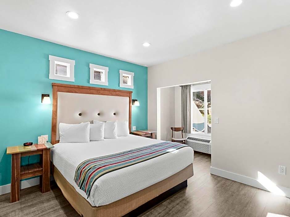 Photo 1 of 13 of 3 Bedroom Suite