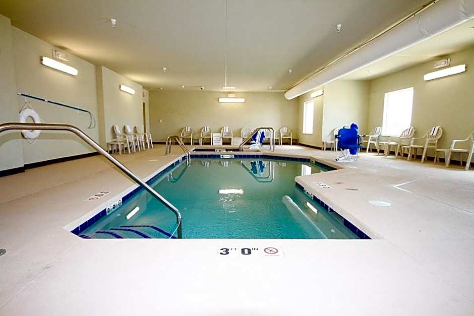 Cobblestone Inn and Suites Devils Lake